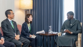 RENFORCEMENT DES LIENS ÉCONOMIQUES ENTRE LE SÉNÉGAL ET LE JAPON : LE PRÉSIDENT DIOMAYE FAYE REÇOIT LE PRÉSIDENT DE LA JETRO