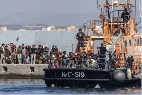  Grèce: 520 migrants secourus au large de Crète, Athènes évoque un flux « massif »